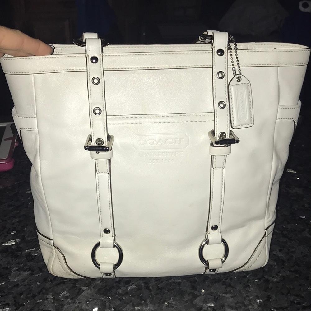 Coach leather shoulder bag